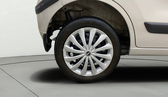 2017 Maruti Wagon R 1.0 VXI OPT, Petrol, Manual, 29,992 km, Right Rear Wheel
