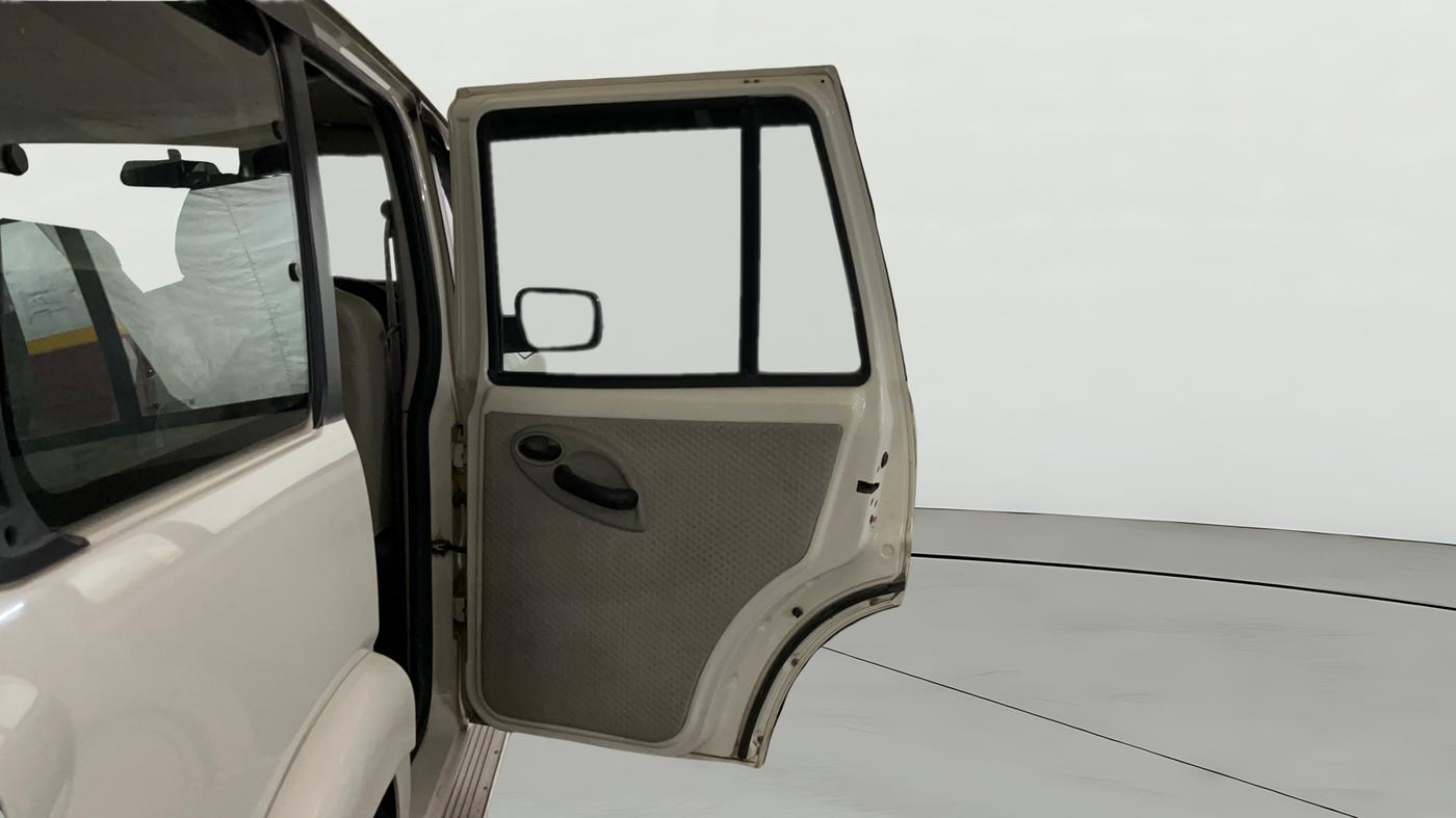 2019 Mahindra Scorpio S3, Diesel, Manual, 96,632 km, RHS Rear Door