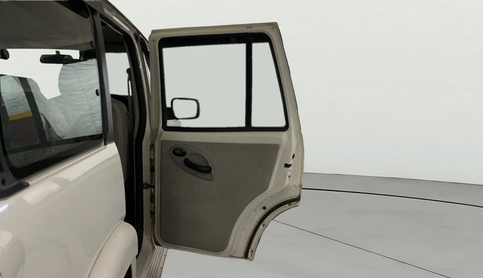 2019 Mahindra Scorpio S3, Diesel, Manual, 96,508 km, RHS Rear Door