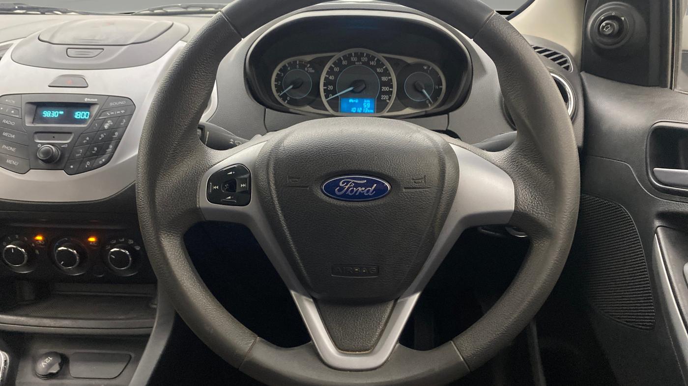 2015 Ford New Figo TREND 1.5L DIESEL, Diesel, Manual, 1,01,193 km, Steering Wheel Close Up