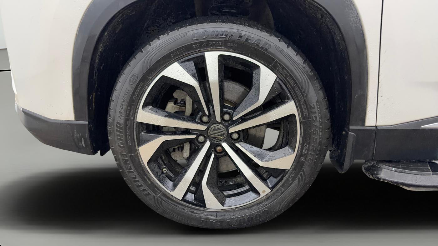 2023 MG HECTOR PLUS SHARP PRO 1.5 PETROL TURBO CVT 7 STR, Petrol, Automatic, 41,683 km, Left Front Wheel