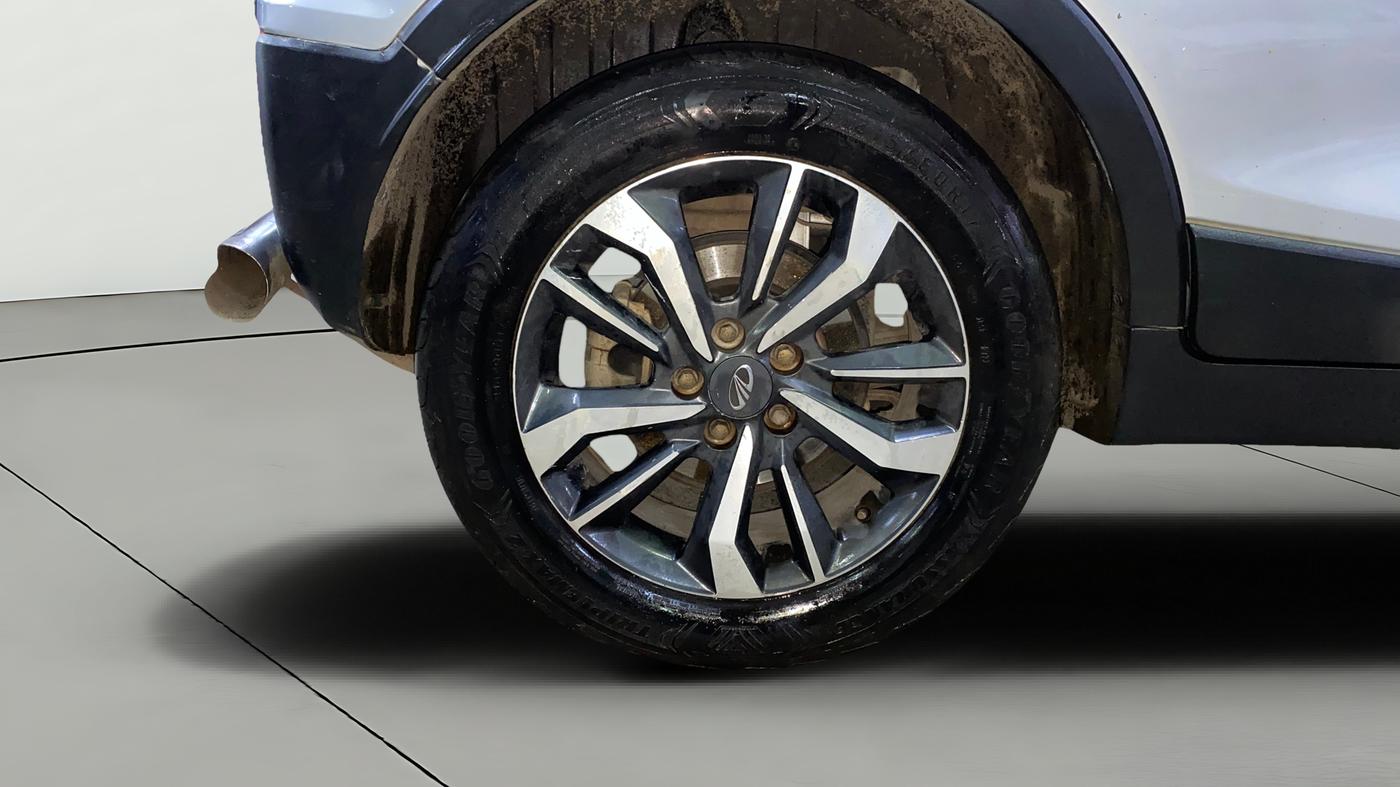 2019 Mahindra XUV300 W8 (O) 1.2 PETROL, Petrol, Manual, 80,379 km, Right Rear Wheel