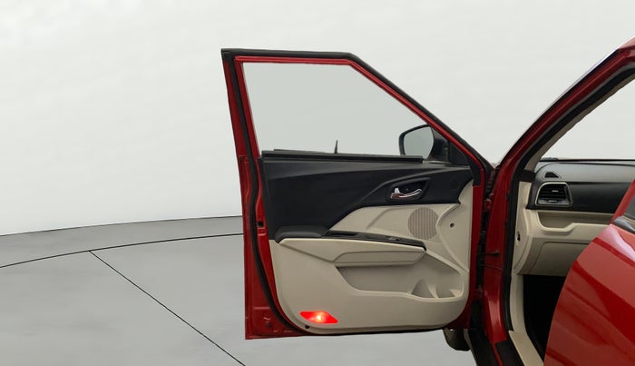 2019 Mahindra XUV300 W8 1.2 PETROL, Petrol, Manual, 83,696 km, LHS Front Door