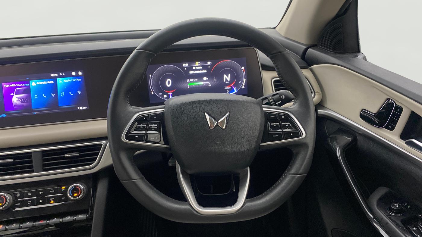 2023 Mahindra XUV700 AX 7 D MT 7 STR, Diesel, Manual, 47,113 km, Steering Wheel Close Up