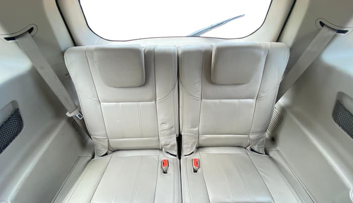 2015 Mahindra XUV500 W10, Diesel, Manual, 80,870 km, Third Seat Row ( optional )