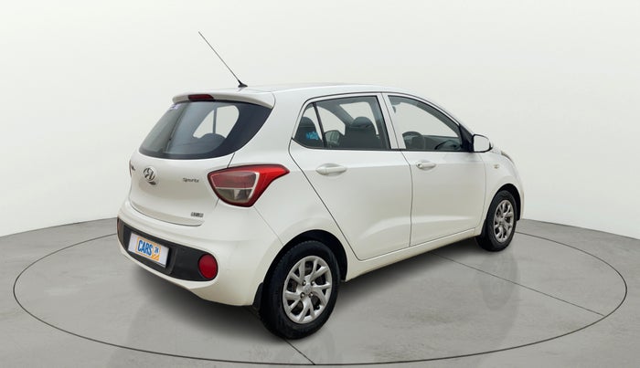2017 Hyundai Grand i10 SPORTZ 1.2 KAPPA VTVT, Petrol, Manual, 1,04,654 km, Right Back Diagonal