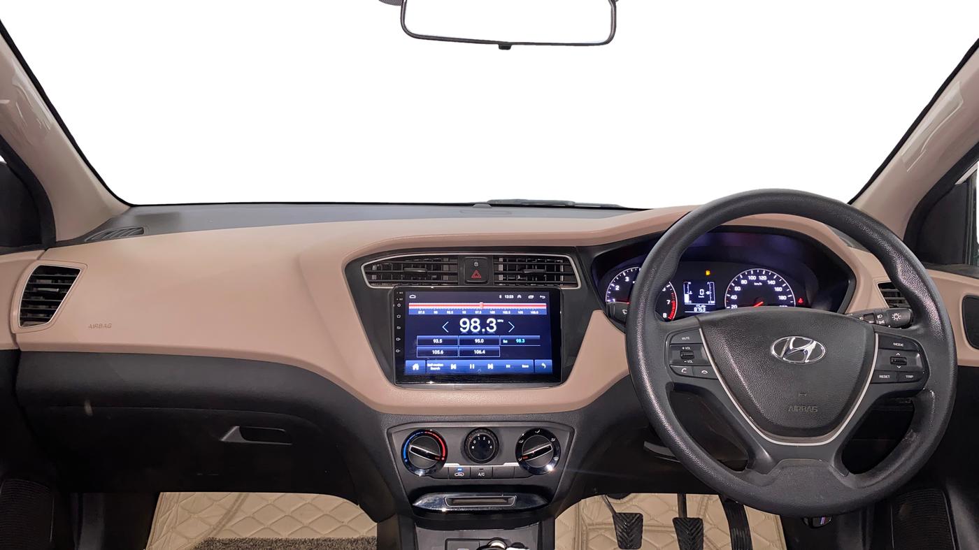 2020 Hyundai Elite i20 MAGNA PLUS 1.2, Petrol, Manual, 13,658 km, Dashboard