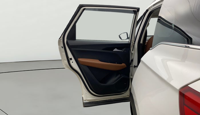 2022 MG HECTOR PLUS SHARP 2.0 DIESEL TURBO MT 6-STR, Diesel, Manual, 47,099 km, LHS Rear Door