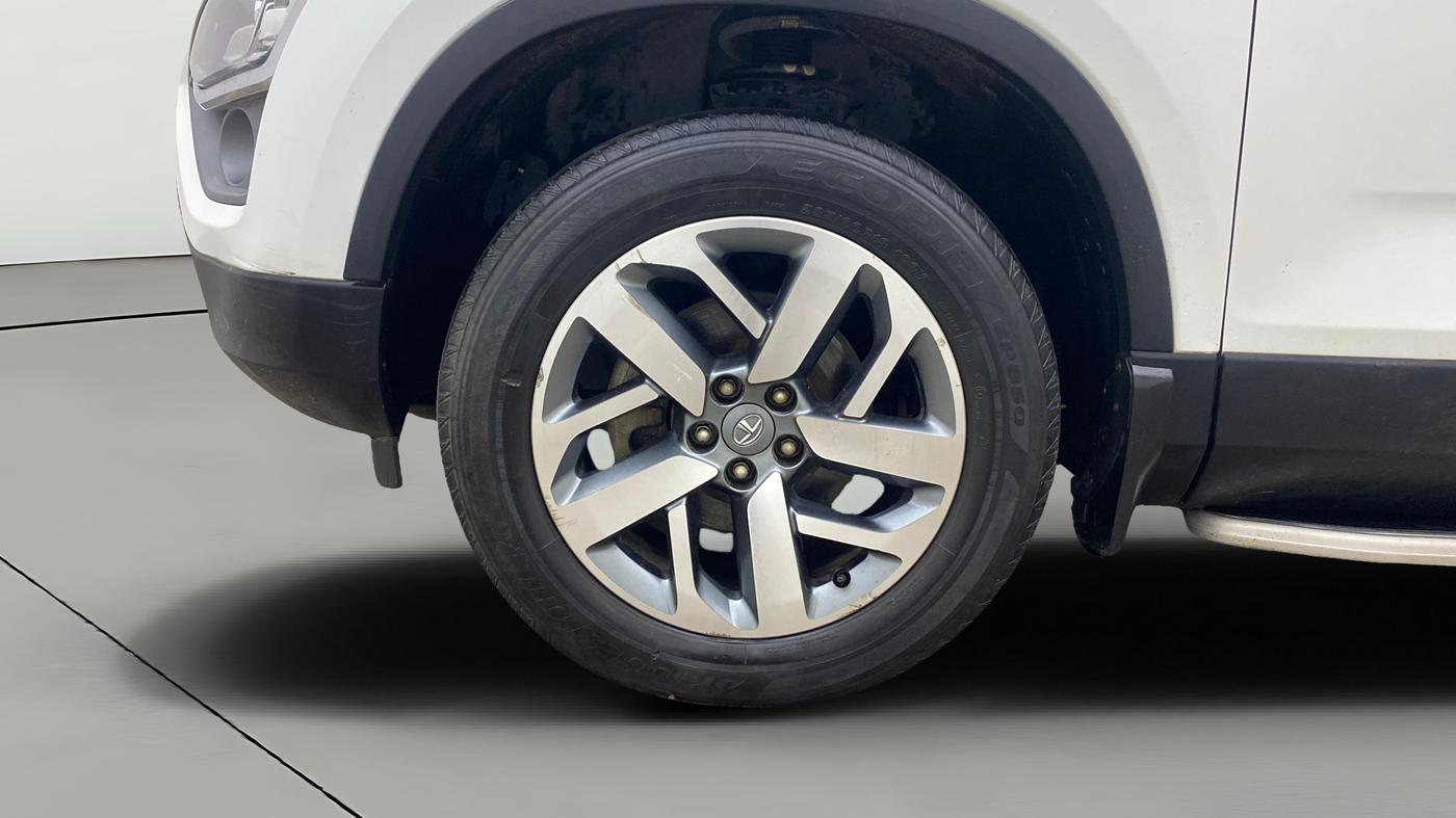2023 Tata Safari XZA PLUS O 6STR, Diesel, Automatic, 1,11,940 km, Left Front Wheel