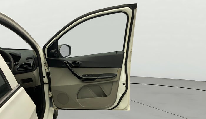 2018 Tata Tiago XT 1.2 REVOTRON, Petrol, Manual, 85,429 km, RHS Front Door