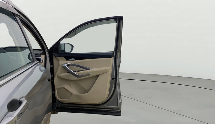 2021 MG HECTOR SHARP 1.5 PETROL CVT, Petrol, Automatic, 1,00,401 km, RHS Front Door