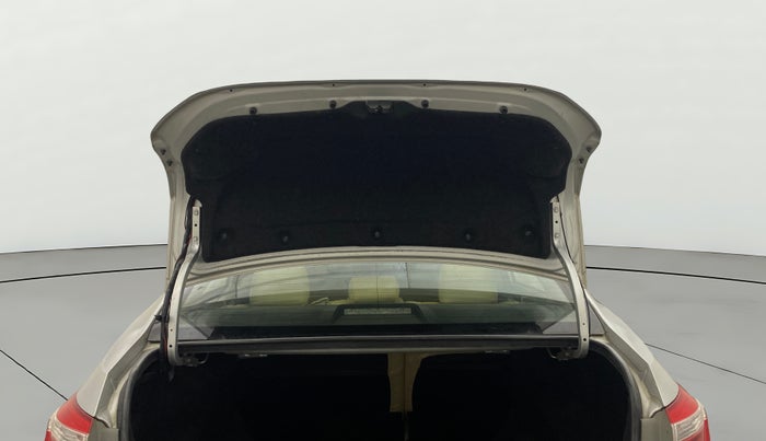 2015 Toyota Corolla Altis JS PETROL, Petrol, Manual, 1,20,681 km, Boot Door Open