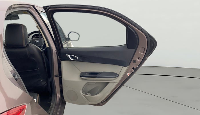 2016 Tata Tiago XZ PETROL, Petrol, Manual, 1,21,915 km, RHS Rear Door