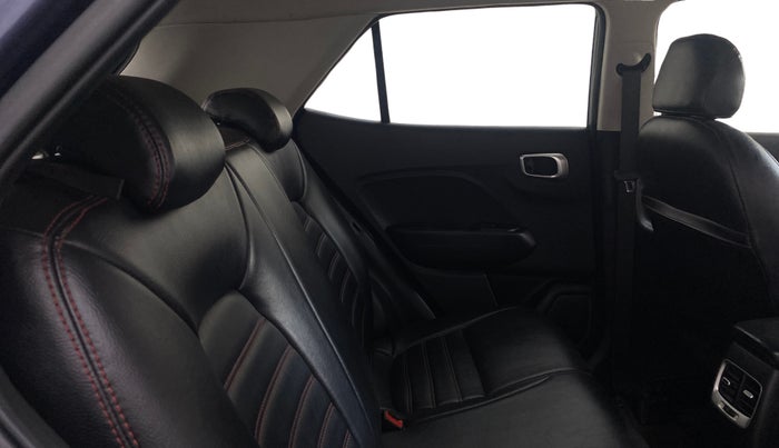 2021 Hyundai VENUE SX 1.5 CRDI, Diesel, Manual, 1,15,100 km, Right Side Rear Door Cabin