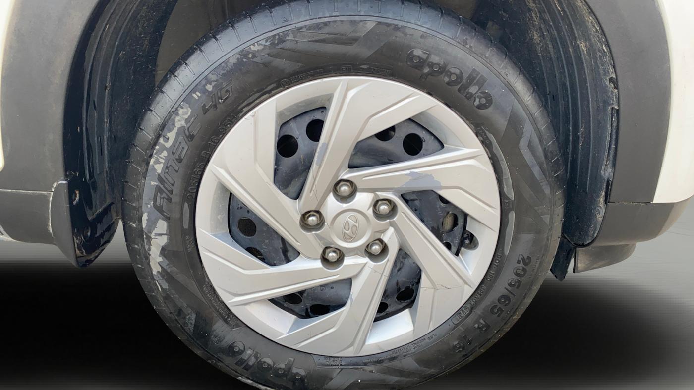 2022 Hyundai Creta E 1.5 DIESEL, Diesel, Manual, 79,690 km, Right Front Wheel