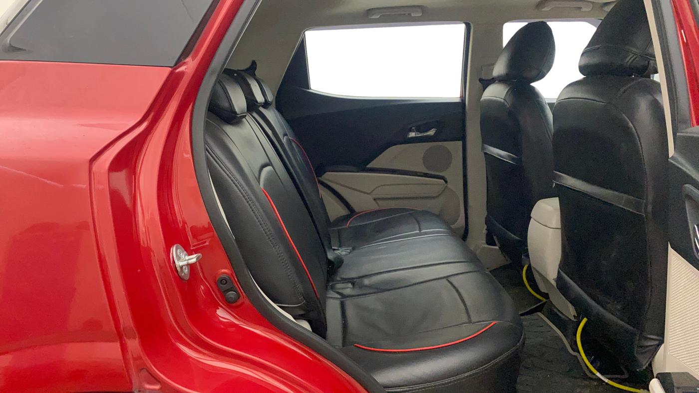 2022 Mahindra XUV300 W8 (O) 1.5 DIESEL, Diesel, Manual, 80,998 km, Right Side Rear Door Cabin