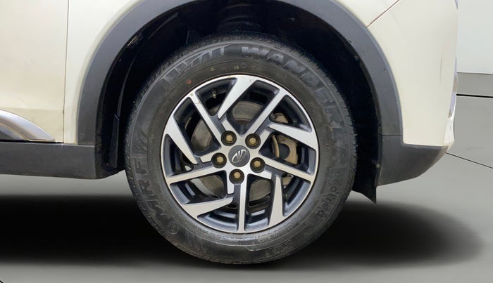 2022 Mahindra XUV300 W8 (O) 1.5 DIESEL, Diesel, Manual, 57,976 km, Right Front Wheel