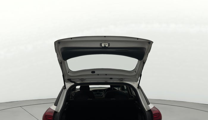 2018 Hyundai Elite i20 SPORTZ 1.2, Petrol, Manual, 61,195 km, Boot Door Open