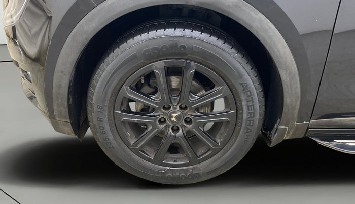 2024 Mahindra XUV700 AX 7 LUXURY D AT 7 STR, Diesel, Automatic, 28,342 km, Left Front Wheel