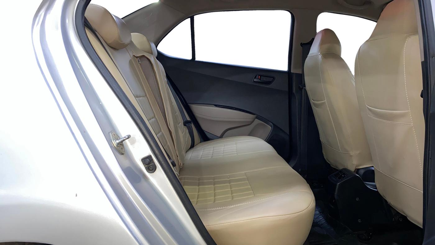 2019 Hyundai Xcent S 1.2, Petrol, Manual, 98,203 km, Right Side Rear Door Cabin