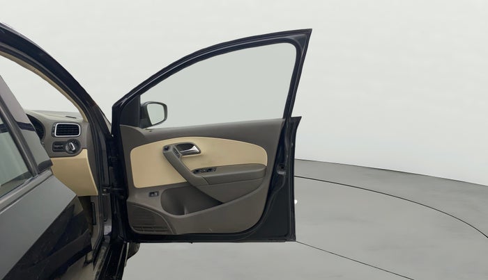 2012 Volkswagen Vento HIGHLINE DIESEL 1.6, Diesel, Manual, 83,063 km, RHS Front Door