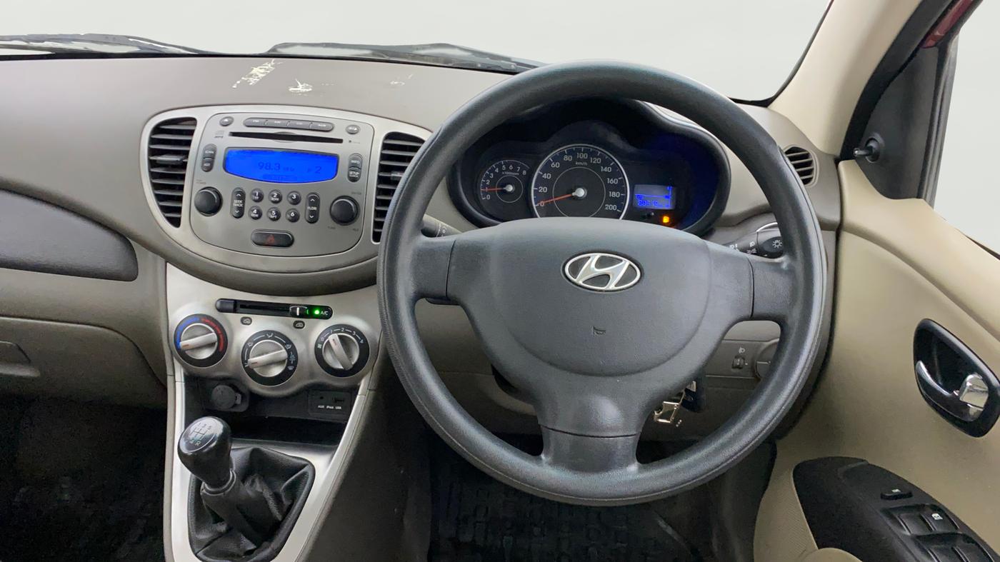 2014 Hyundai i10 SPORTZ 1.1, Petrol, Manual, 80,619 km, Steering Wheel Close Up