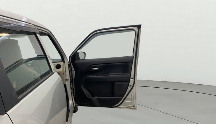 2022 Maruti New Wagon-R VXI 1.0, Petrol, Manual, 14,220 km, RHS Front Door