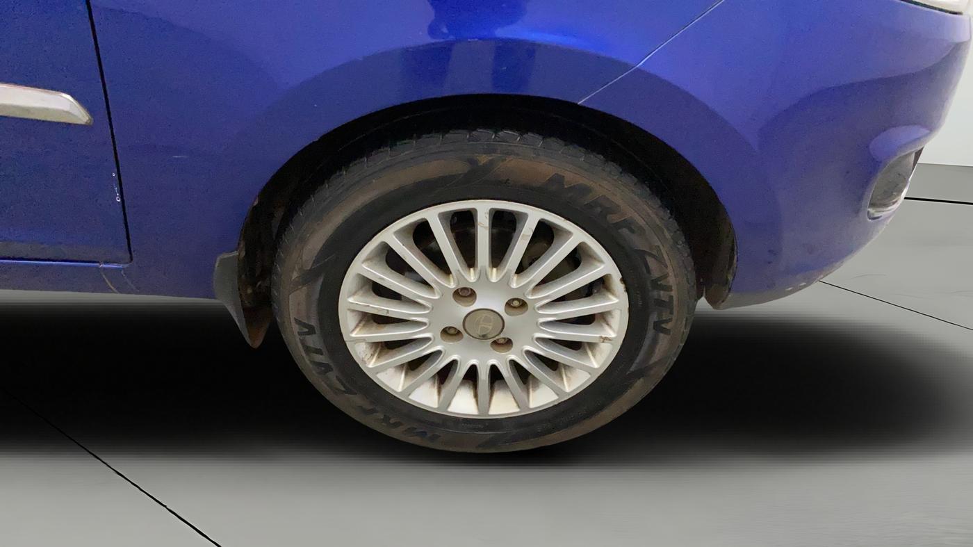 2015 Tata Zest XT PETROL, Petrol, Manual, 52,659 km, Right Front Wheel