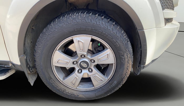 2015 Mahindra XUV500 W8, Diesel, Manual, 77,616 km, Right Front Wheel