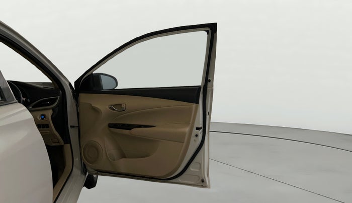 2018 Toyota YARIS VX CVT, Petrol, Automatic, 51,108 km, RHS Front Door