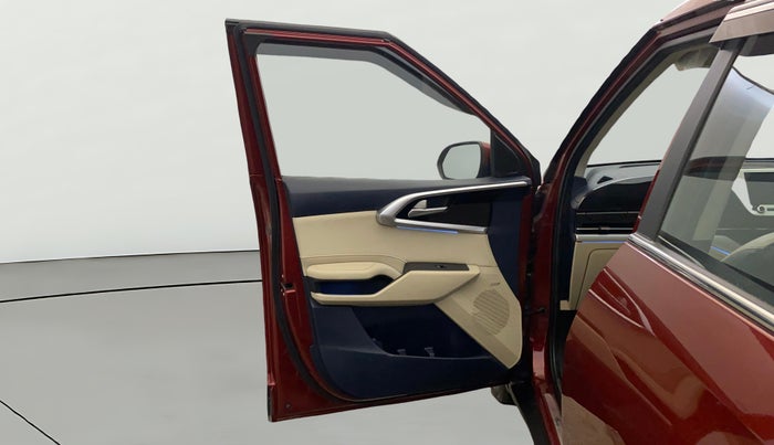 2022 KIA CARENS LUXURY PLUS 1.4 PETROL DCT 7 STR, Petrol, Automatic, 37,117 km, LHS Front Door