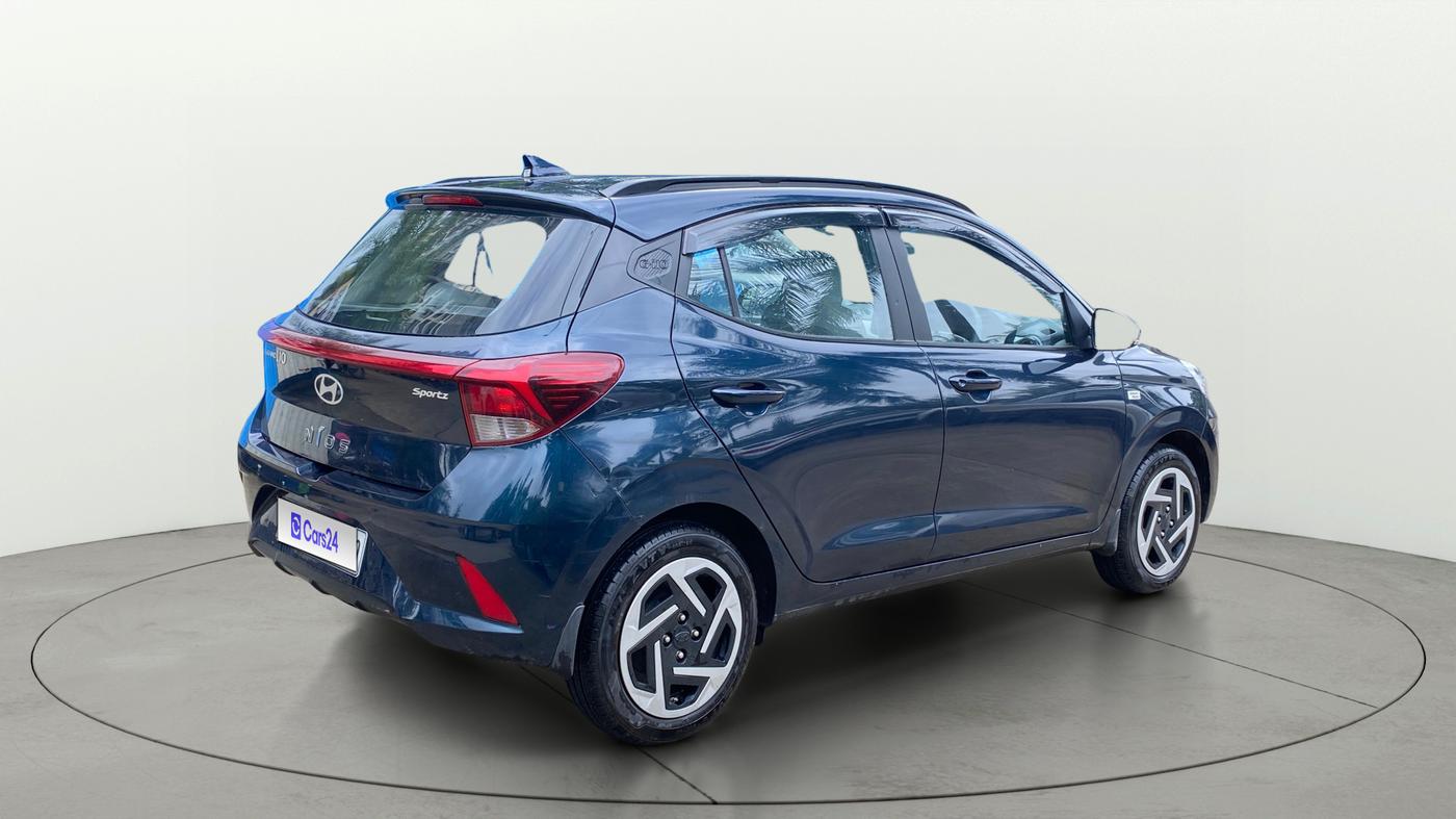 2023 Hyundai GRAND I10 NIOS SPORTZ AMT 1.2 KAPPA VTVT, Petrol, Automatic, 8,326 km, Right Back Diagonal