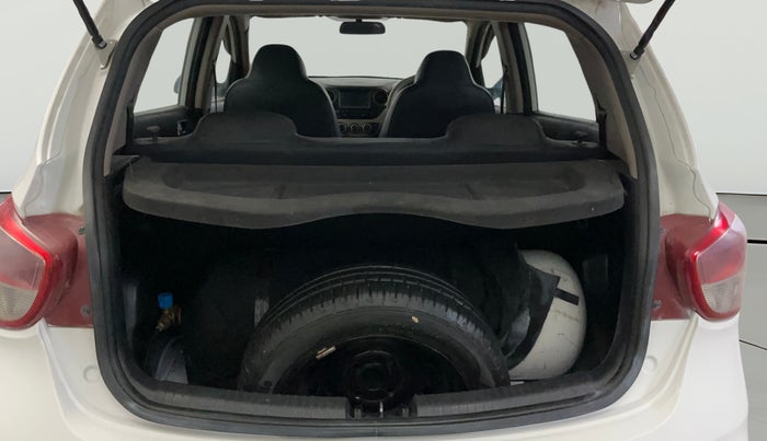 2017 Hyundai Grand i10 SPORTZ (O) 1.2 KAPPA VTVT, CNG, Manual, 86,122 km, Boot Open Zoomed View