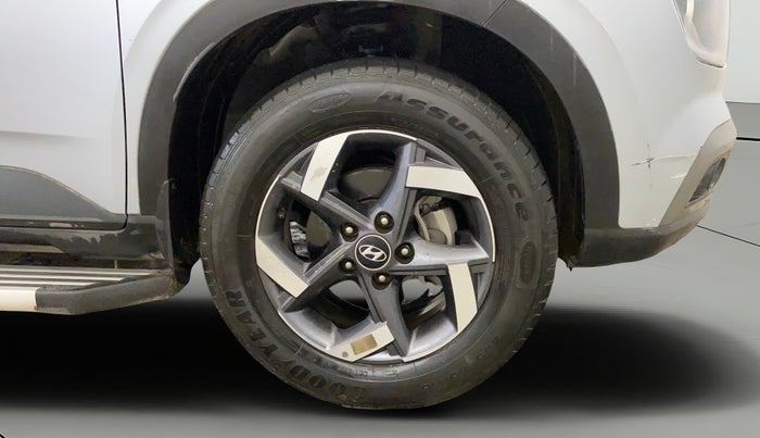 2021 Hyundai VENUE S+ 1.2, Petrol, Manual, 22,786 km, Right Front Wheel