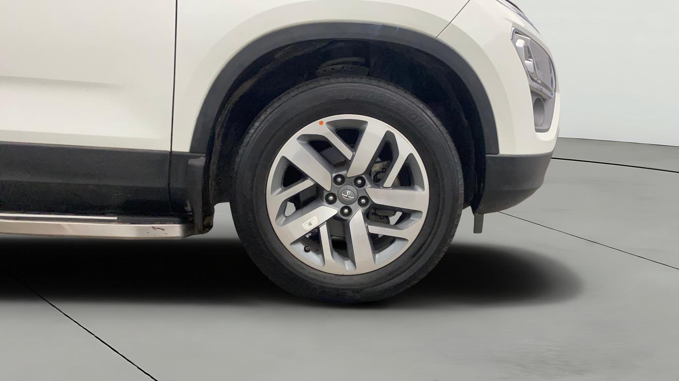 2021 Tata Safari XZ PLUS, Diesel, Manual, 68,881 km, Right Front Wheel