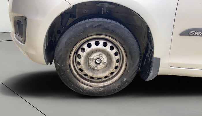 2016 Maruti Swift LXI, Petrol, Manual, 1,42,033 km, Left Front Wheel