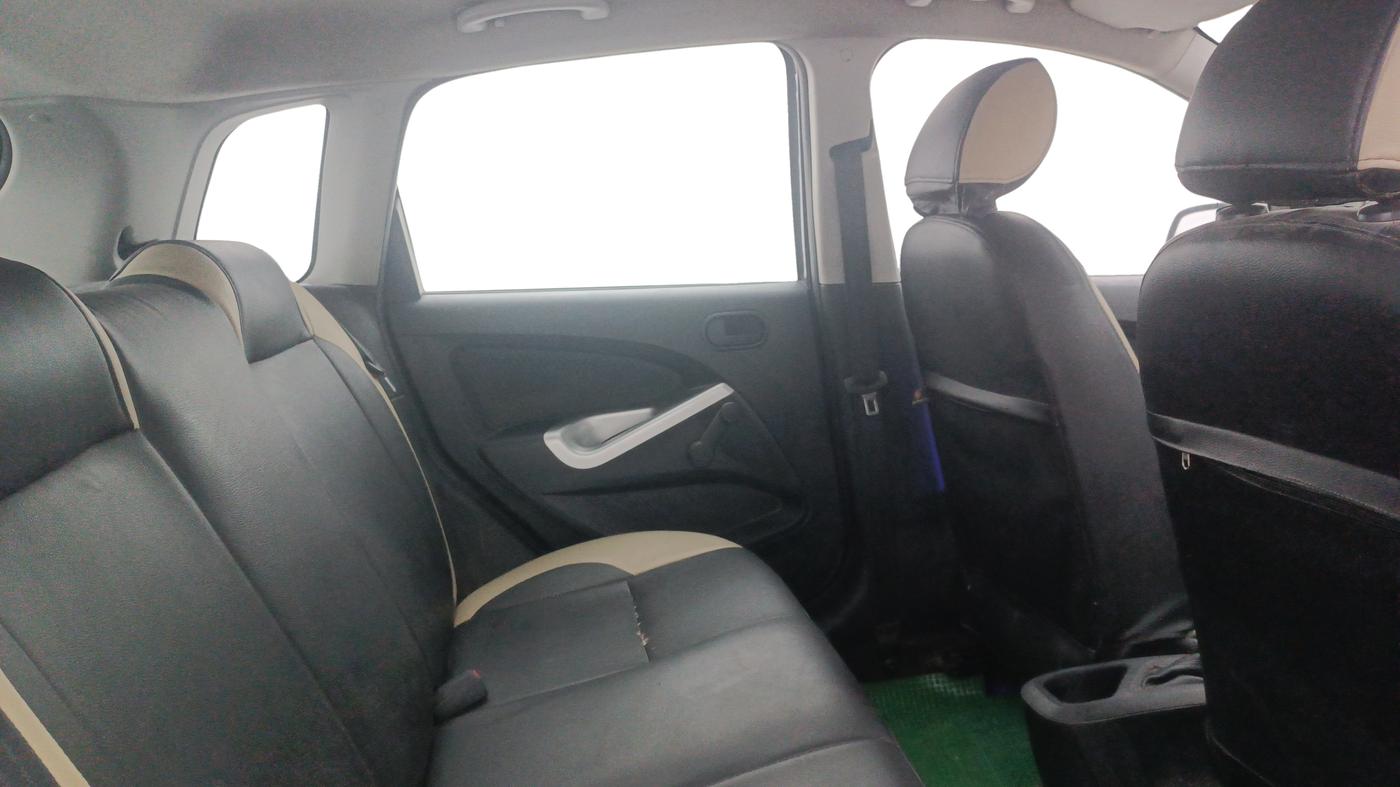 2014 Ford Figo TITANIUM 1.2 PETROL, Petrol, Manual, 59,725 km, Right Side Rear Door Cabin