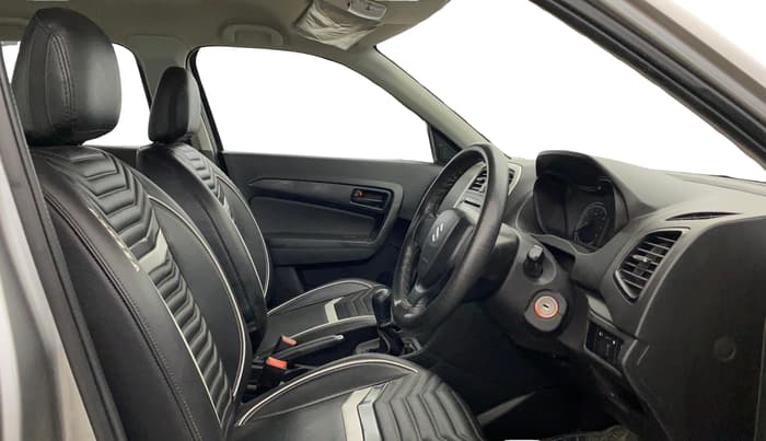 2020 Maruti Vitara Brezza LXI, Petrol, Manual, 48,553 km, Right Side Front Door Cabin