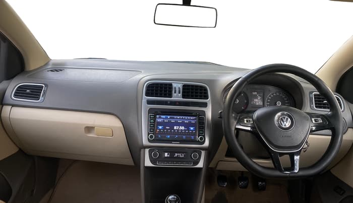 2015 Volkswagen Vento HIGHLINE DIESEL 1.5, Diesel, Manual, 1,09,637 km, Dashboard