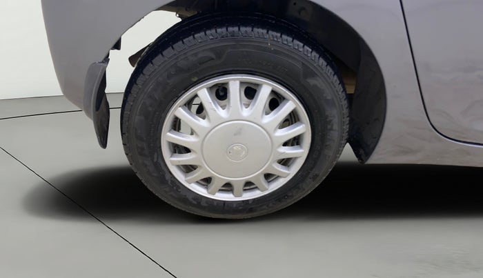 2015 Hyundai Eon ERA +, Petrol, Manual, 65,645 km, Right Rear Wheel