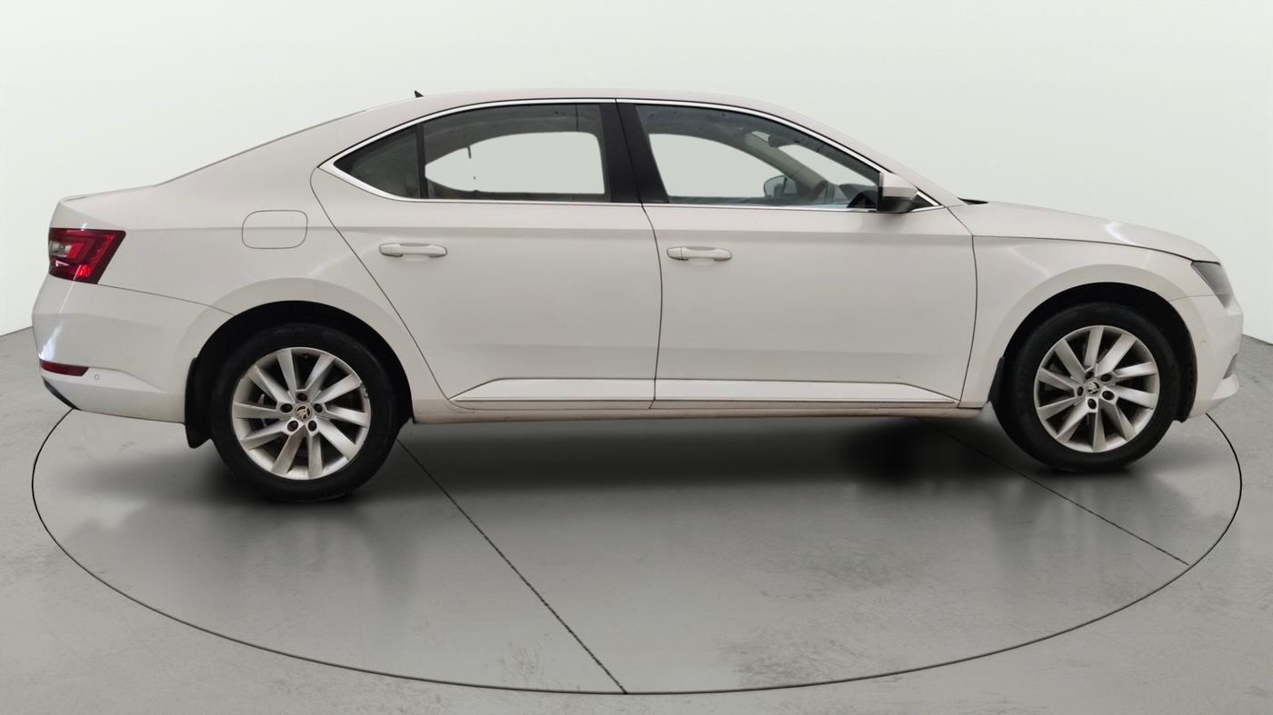 2018 Skoda Superb L&K 1.8 TSI AT, Petrol, Automatic, 85,897 km, Right Side View