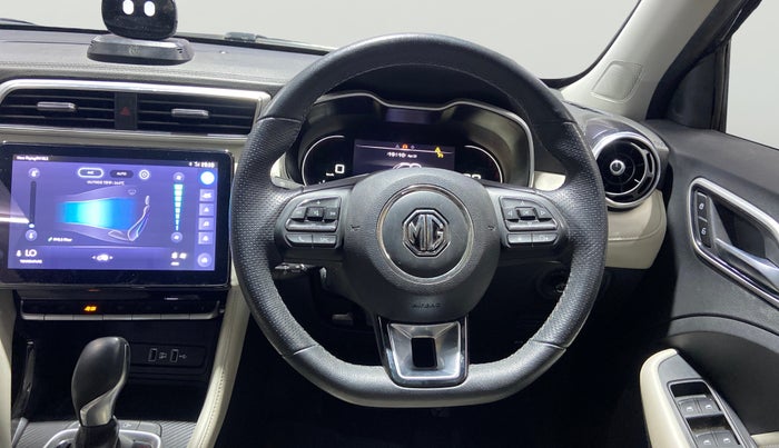 2023 MG ASTOR SHARP 1.5 CVT, Petrol, Automatic, 17,581 km, Steering Wheel Close Up