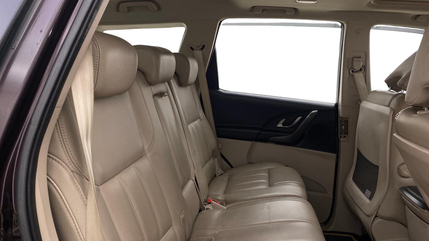 2017 Mahindra XUV500 W10 AT, Diesel, Automatic, 56,401 km, Right Side Rear Door Cabin