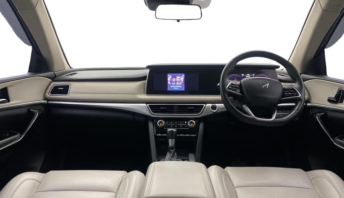 2022 Mahindra XUV700 AX 7 P AT 7 STR, Petrol, Automatic, 78,909 km, Dashboard