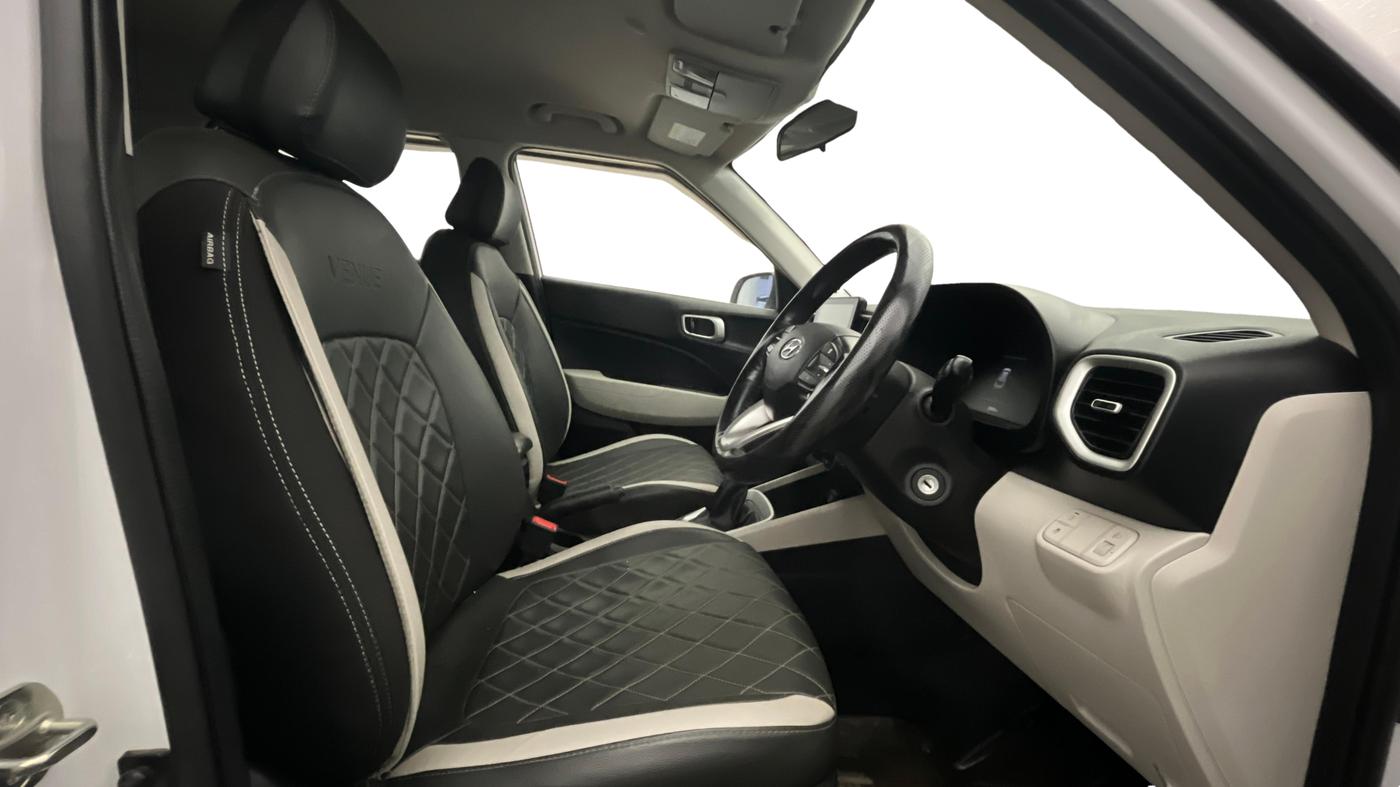 2024 Hyundai VENUE S 1.2, Petrol, Manual, 38,060 km, Right Side Front Door Cabin
