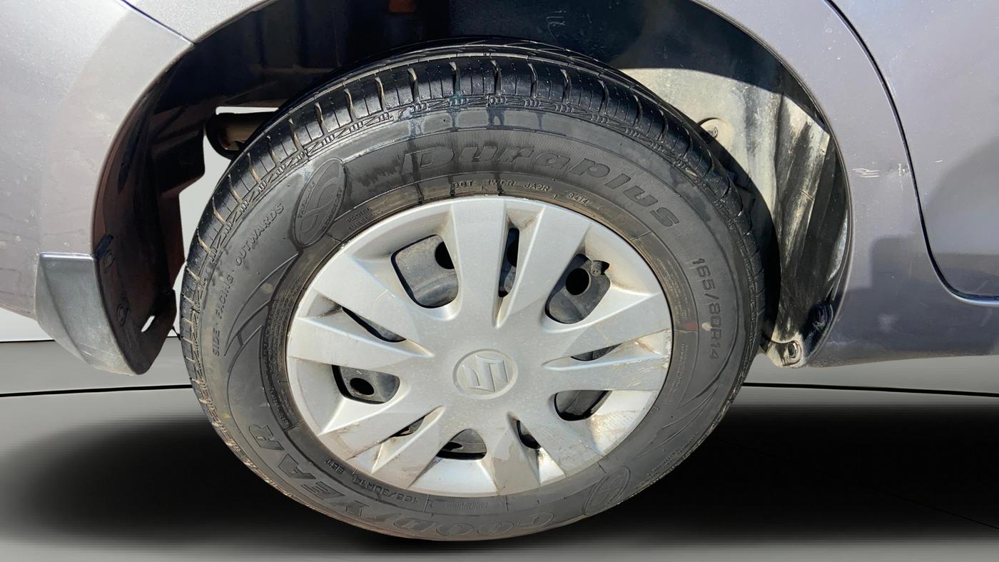 2014 Maruti Swift Dzire VXI, Petrol, Manual, 40,992 km, Right Rear Wheel