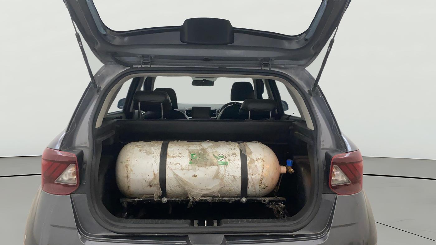 2022 Hyundai VENUE S+ 1.2, CNG, Manual, 56,314 km, Boot Open Zoomed View