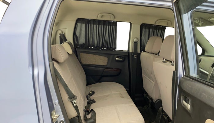 2016 Maruti Wagon R 1.0 VXI, Petrol, Manual, 1,16,863 km, Right Side Rear Door Cabin