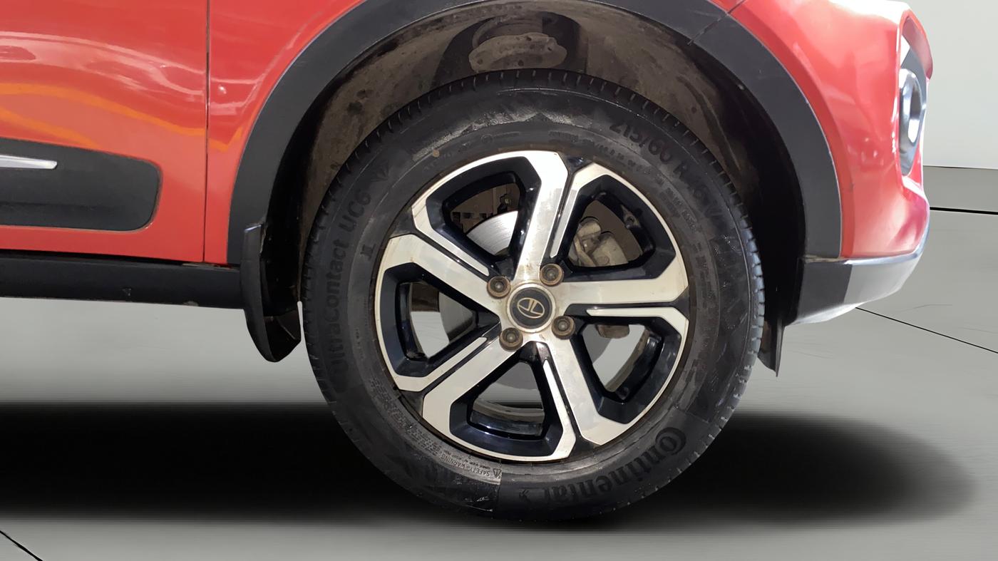 2022 Tata NEXON XZ PLUS (HS) PETROL DUAL TONE, Petrol, Manual, 87,871 km, Right Front Wheel