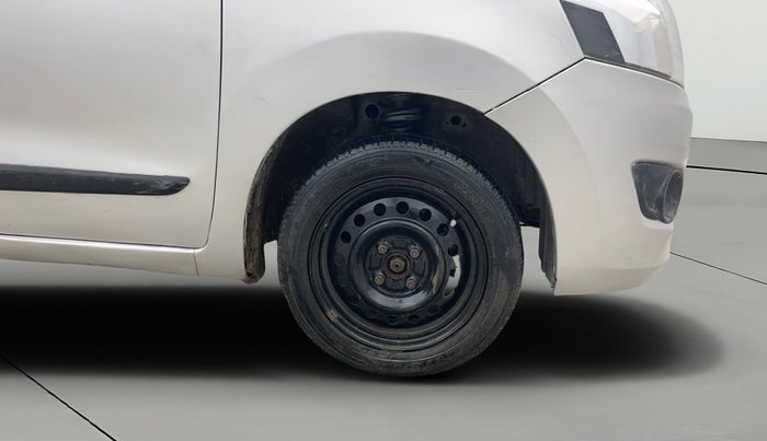 2014 Maruti Wagon R 1.0 VXI, Petrol, Manual, 62,301 km, Right Front Wheel